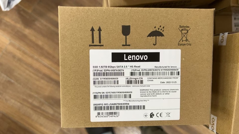 Твердотельный накопитель Lenovo ThinkSystem 2.5" Multi Vendor 1.92TB Entry SATA 6Gb Hot Swap SSD (for V2)